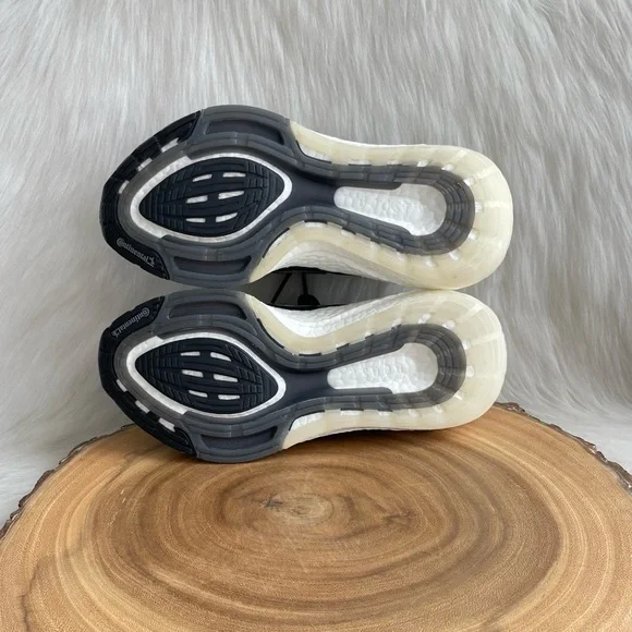 LIKE NEW Adidas Ultraboost black sneakers